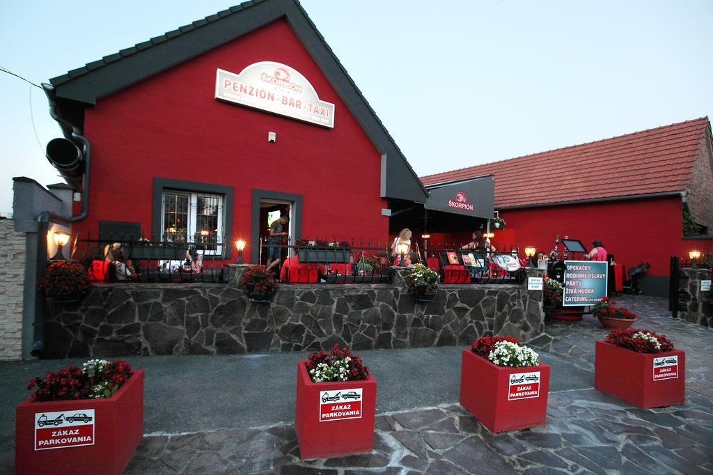 Penzion Skorpion Senec Exterior foto