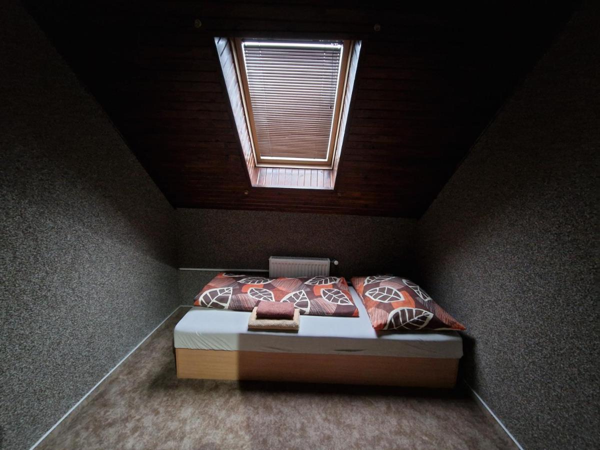 Penzion Skorpion Senec Exterior foto